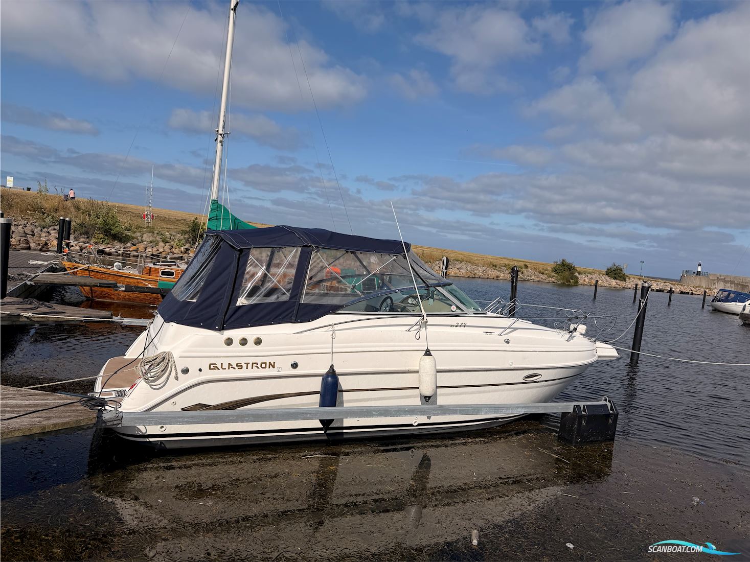 Glastron GS 279 Motorbåt 2002, med Volvo Penta 5.7 GI motor, Sverige
