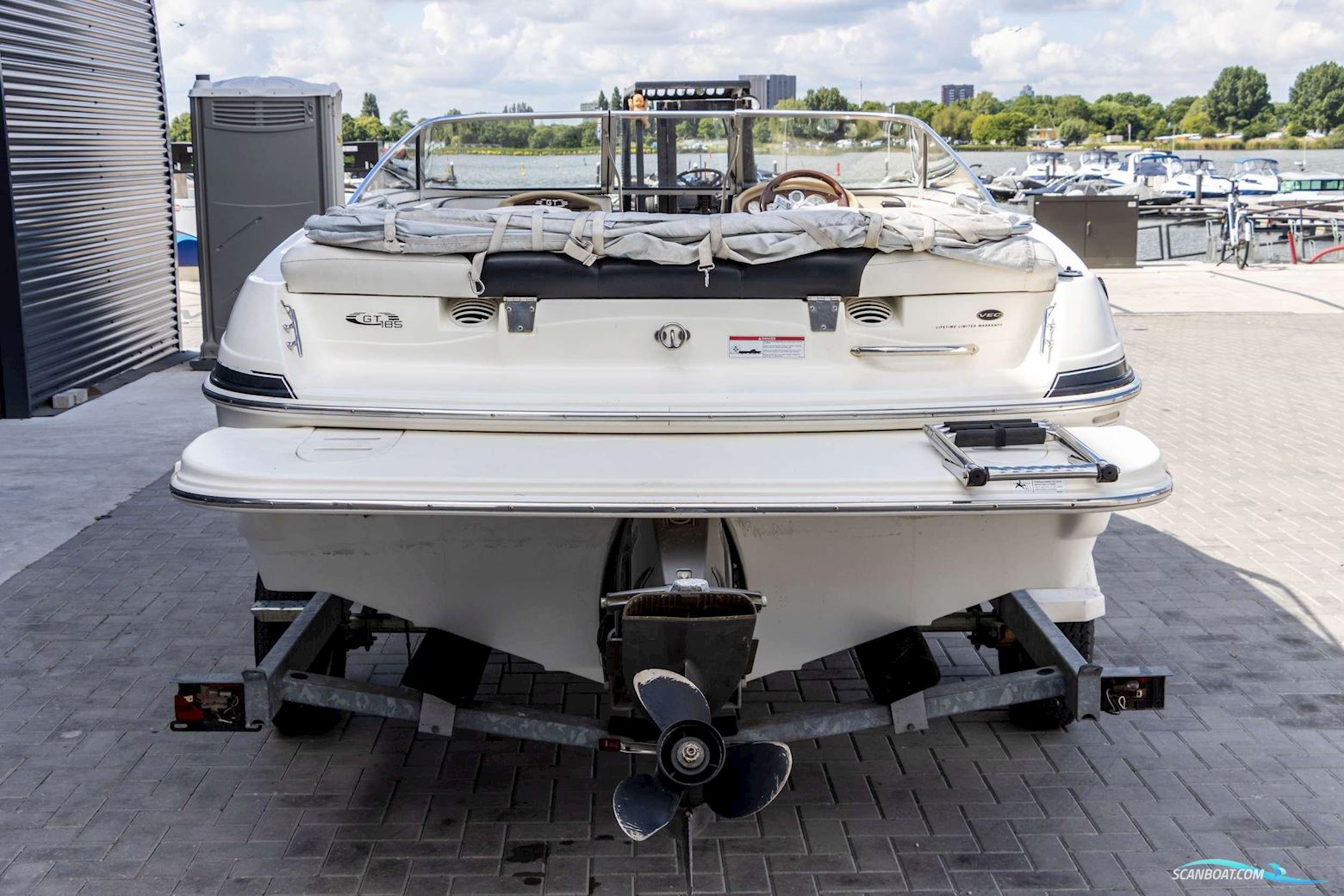 Glastron GT 185