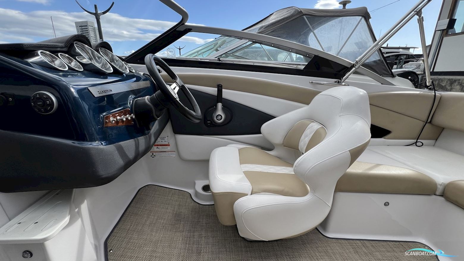Glastron GT 229
