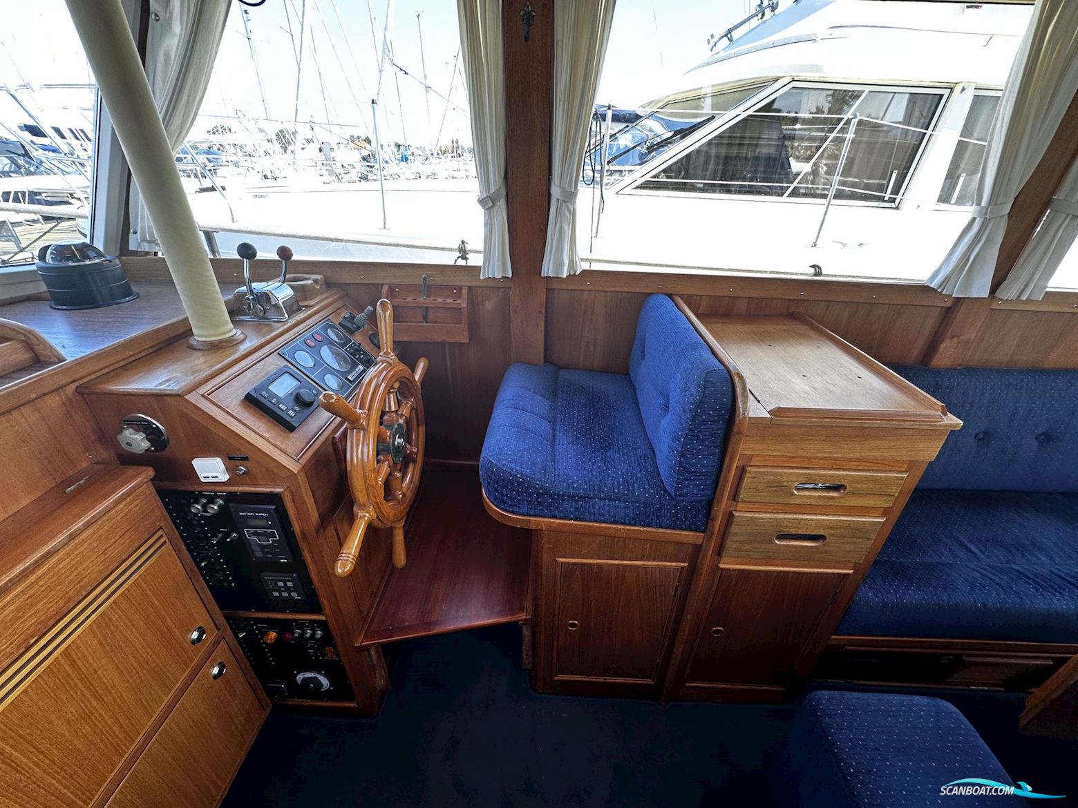 Grand Banks 32