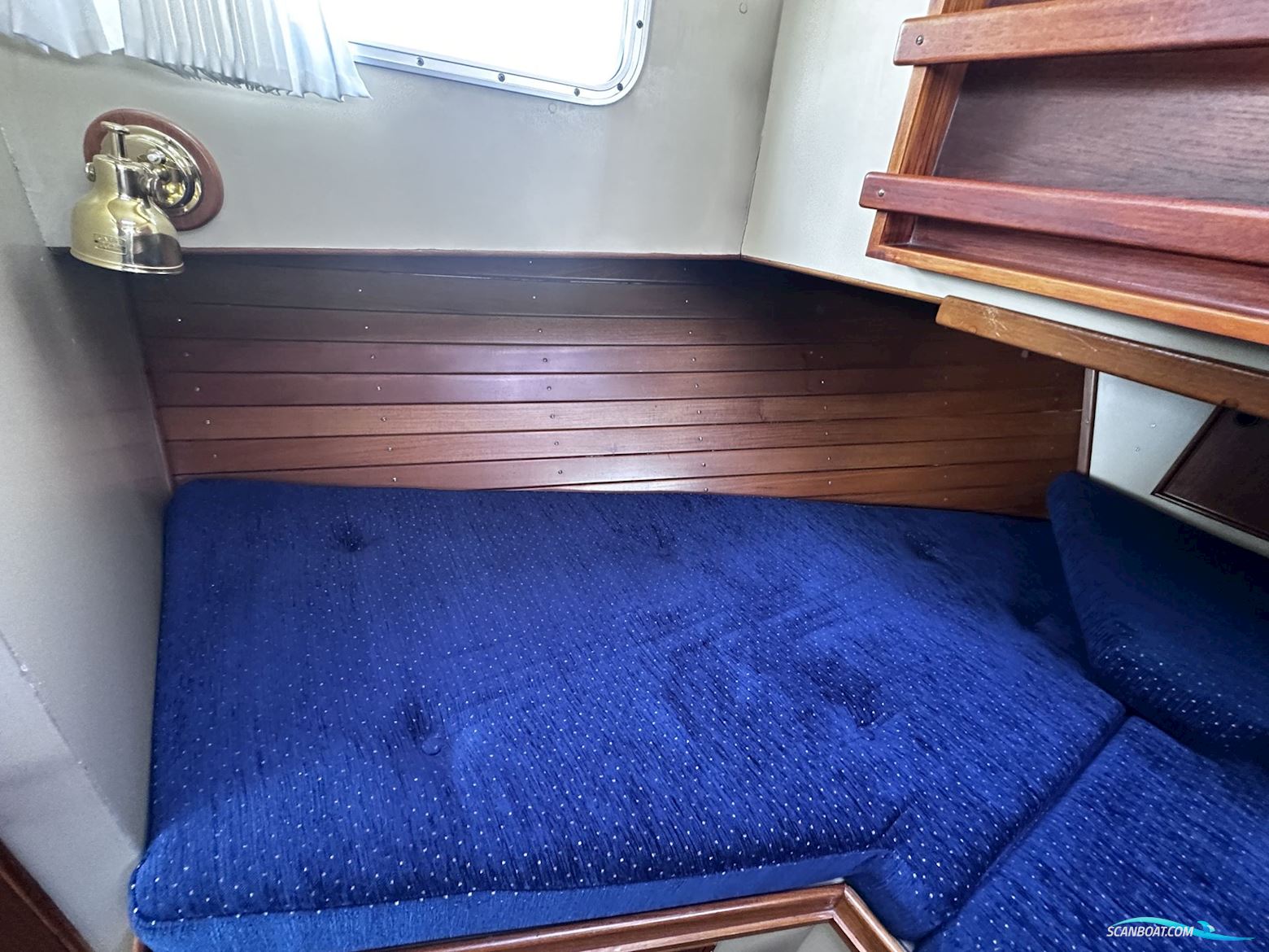 Grand Banks 32