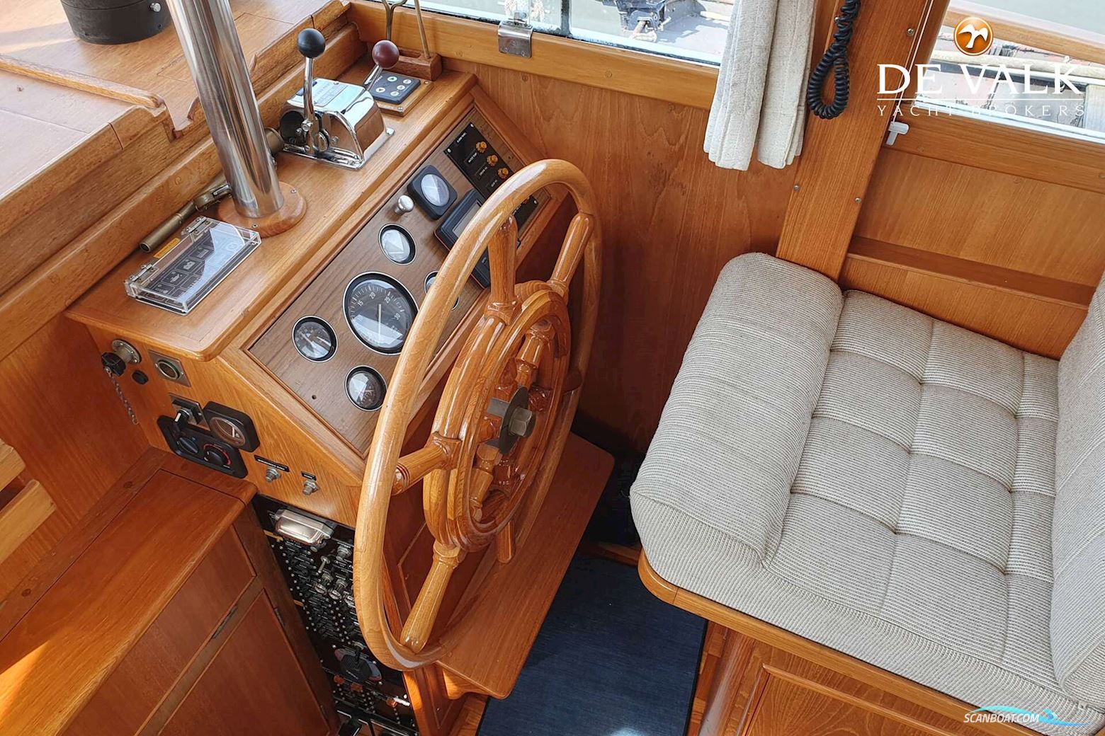 Grand Banks 32