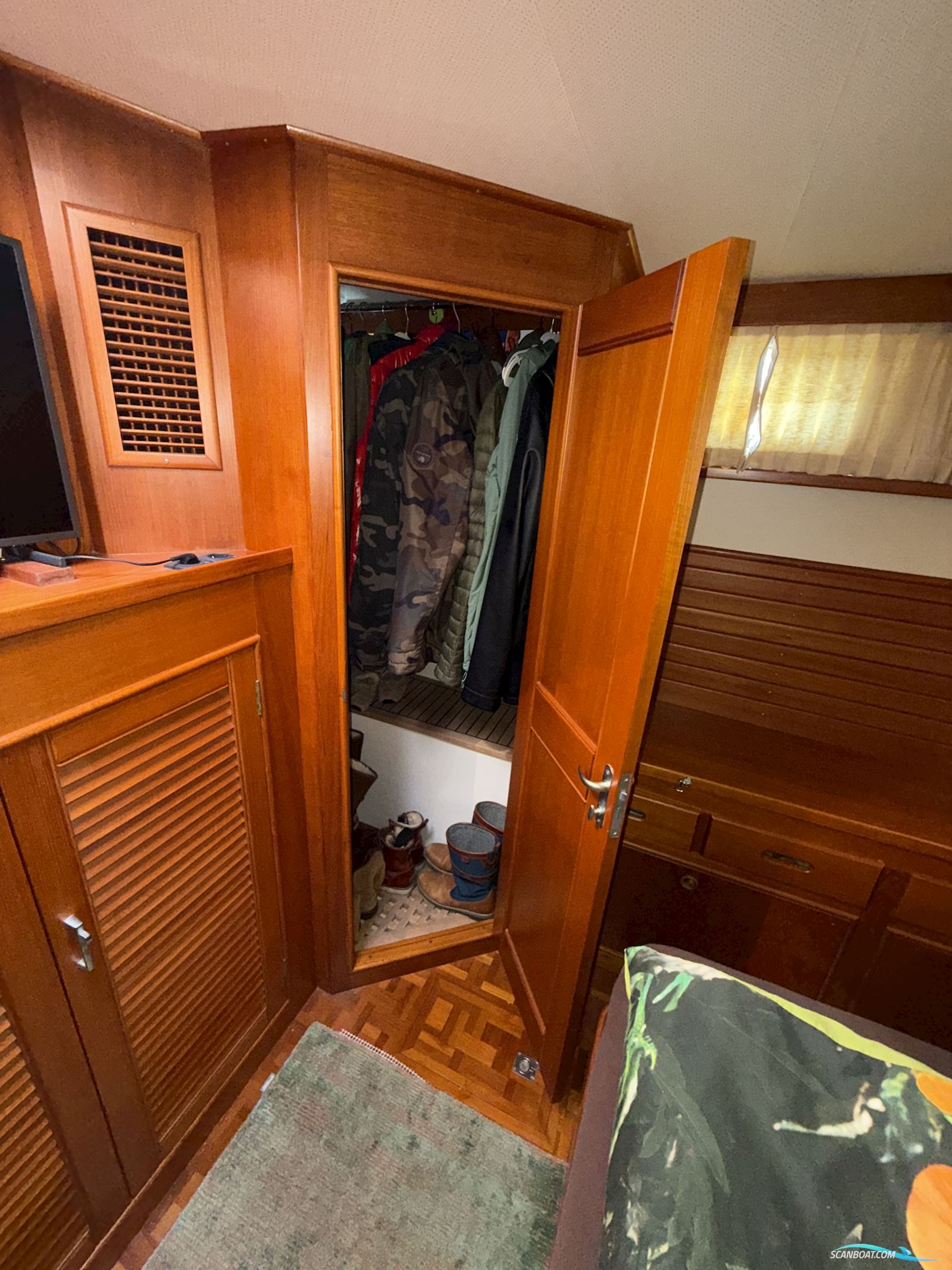 Grand Banks 42 Motoryacht