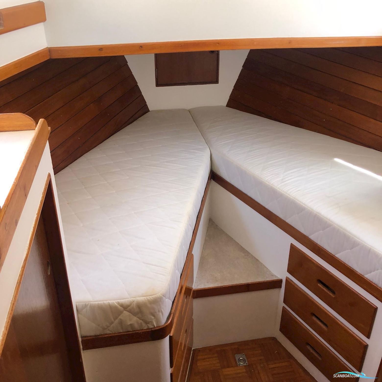 Grandbanks 42 Classic