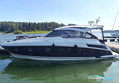 Grandezza 33 OC Motorbåt 2015, med Volvo Penta D3-220 Dps motor, Finland