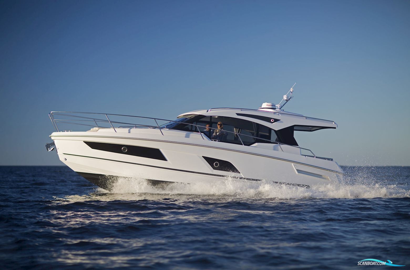 Grandezza 37 CA Motorbåt 2024, med Mercruiser V6 Diesel motor, Danmark