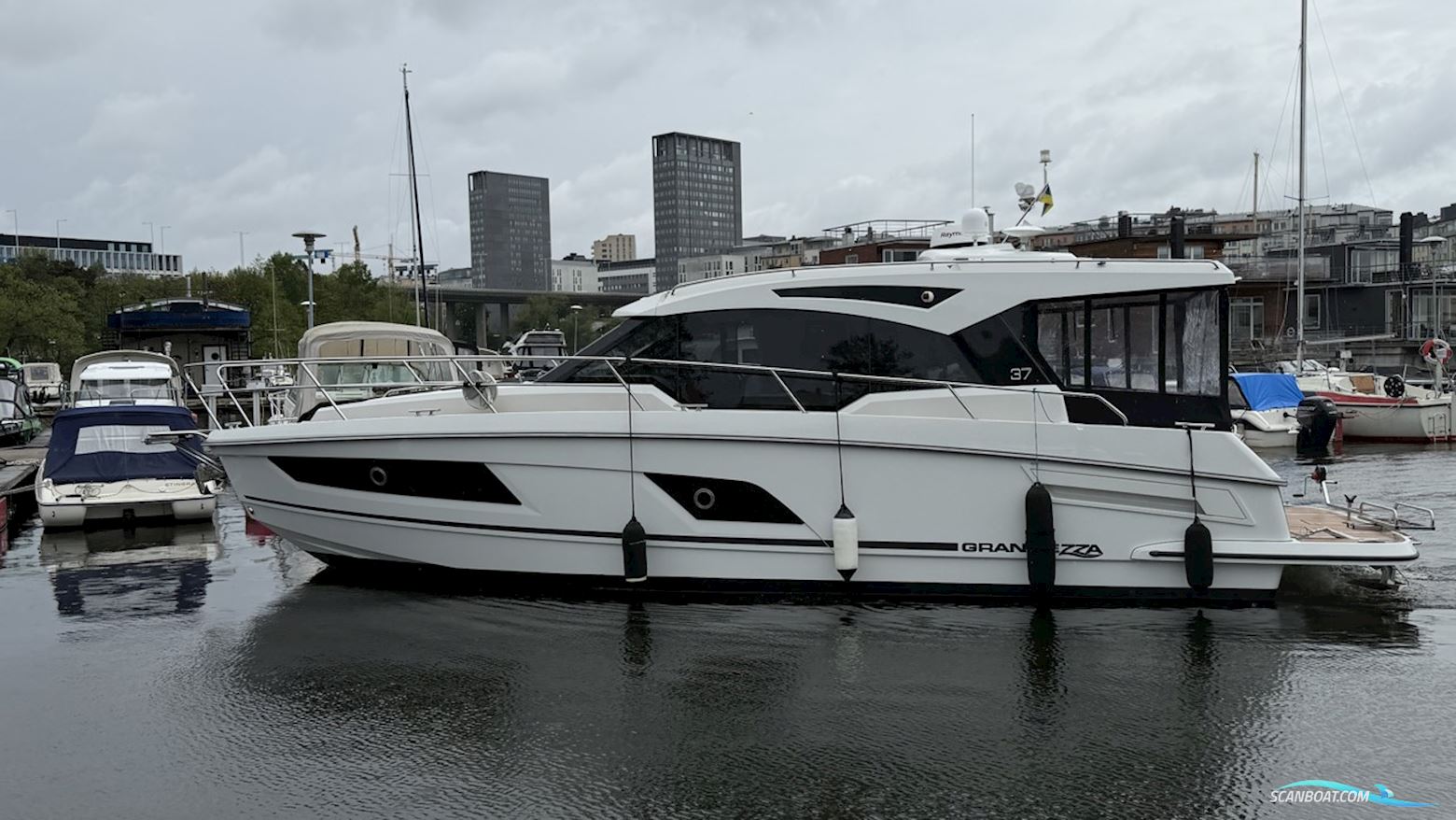 Grandezza 37 CA Motorbåt 2020, med Volvo Penta motor, Sverige