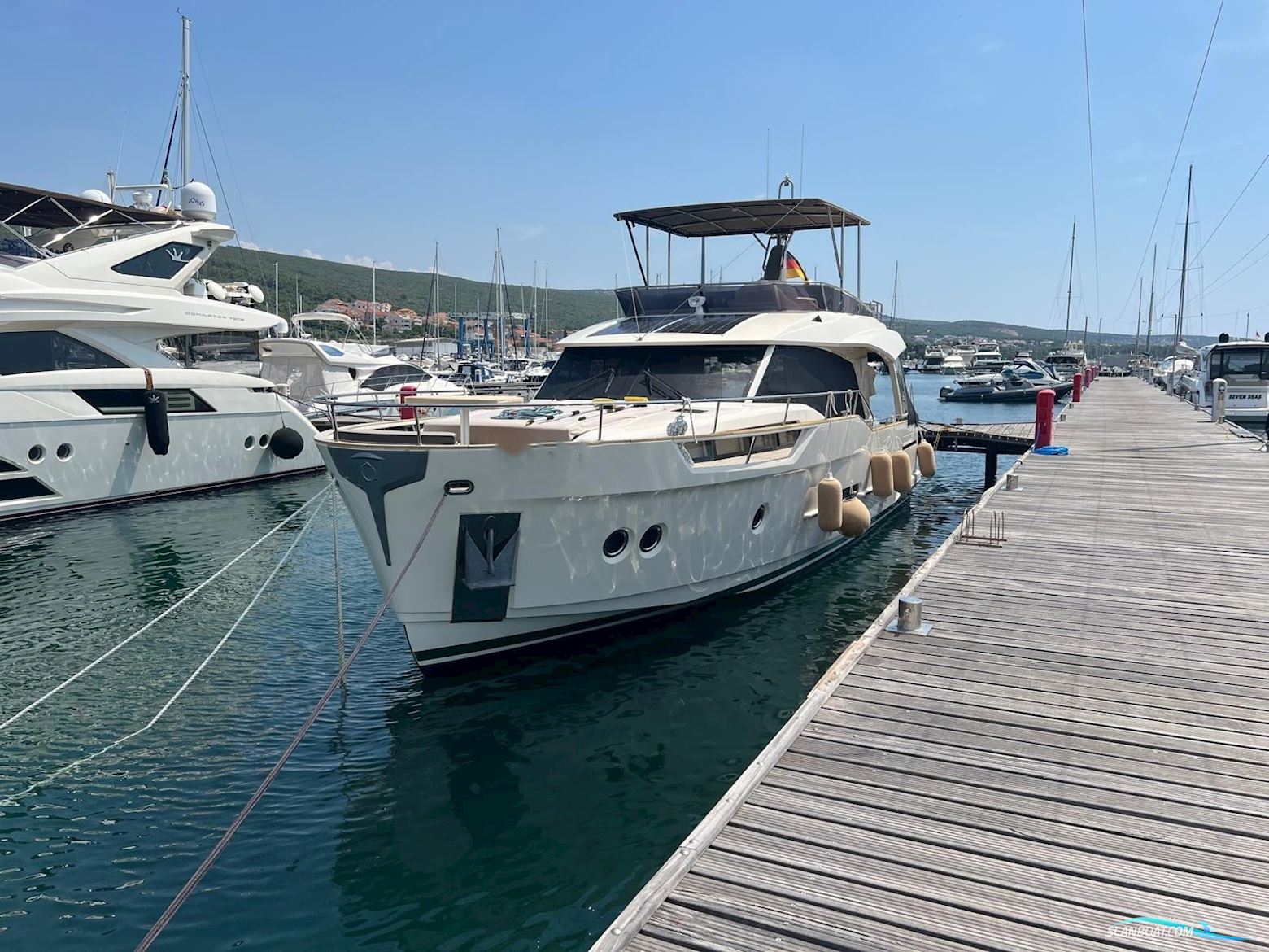 Greenline 48 Fly Hybrid Motorbåt 2017, med Volvo Penta D3-220 motor, Kroatien