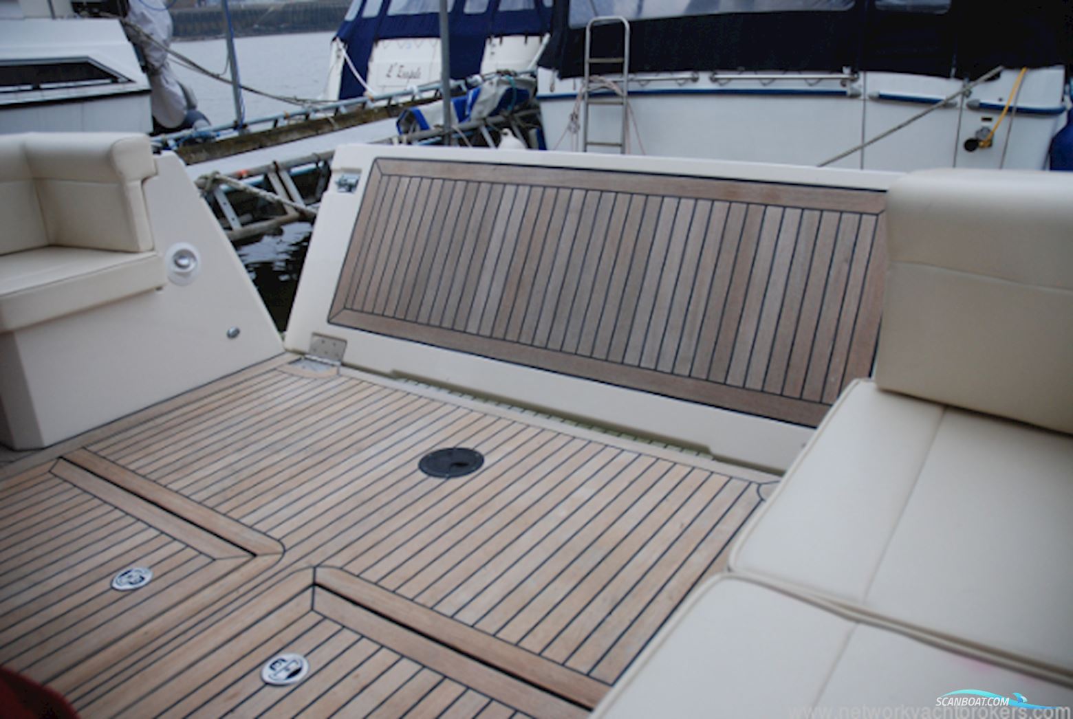 Greenline Yachts 39