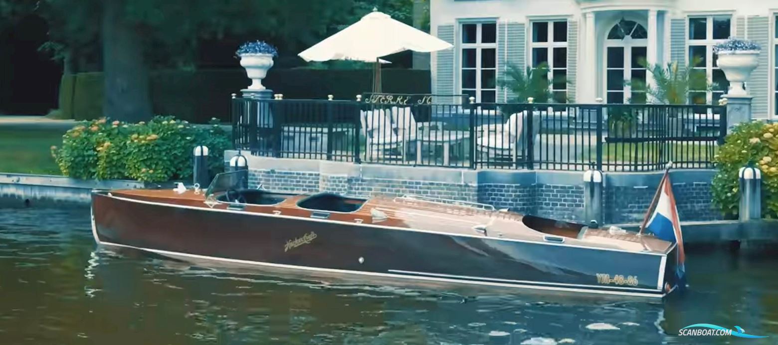 Hacker-Craft 26' Triple Cockpit Runabout