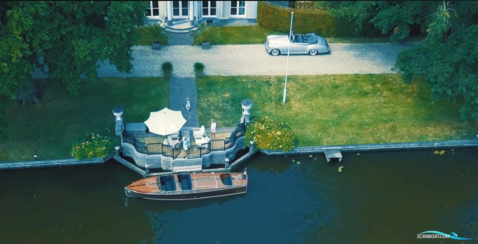 Hacker-Craft 26' Triple Cockpit Runabout