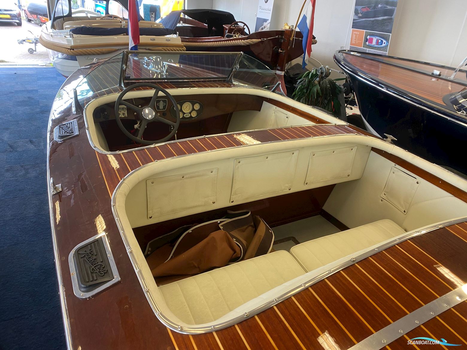 Hacker-Craft 26' Triple Cockpit Runabout