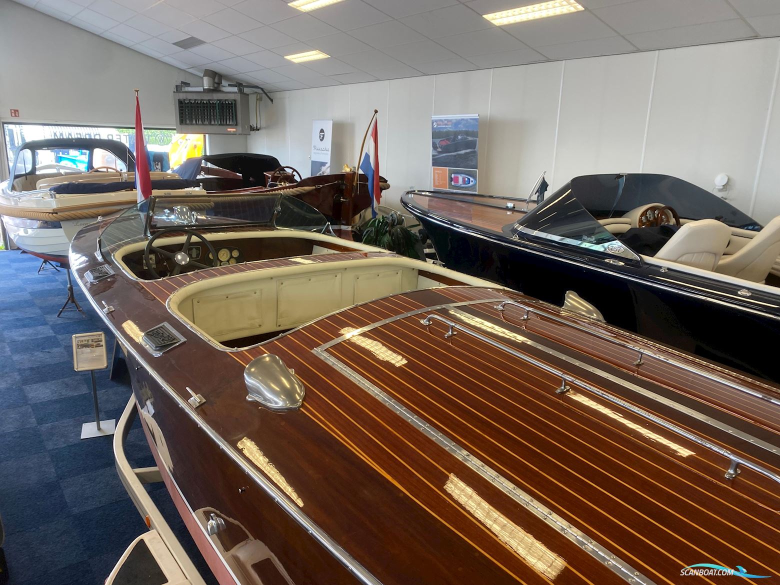 Hacker-Craft 26' Triple Cockpit Runabout