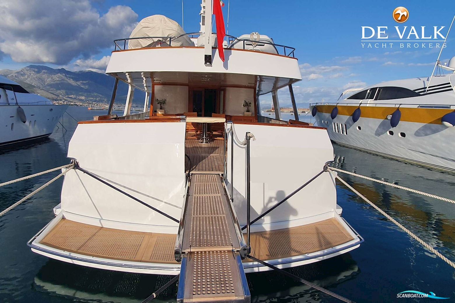 Hall Russell and Co Navetta