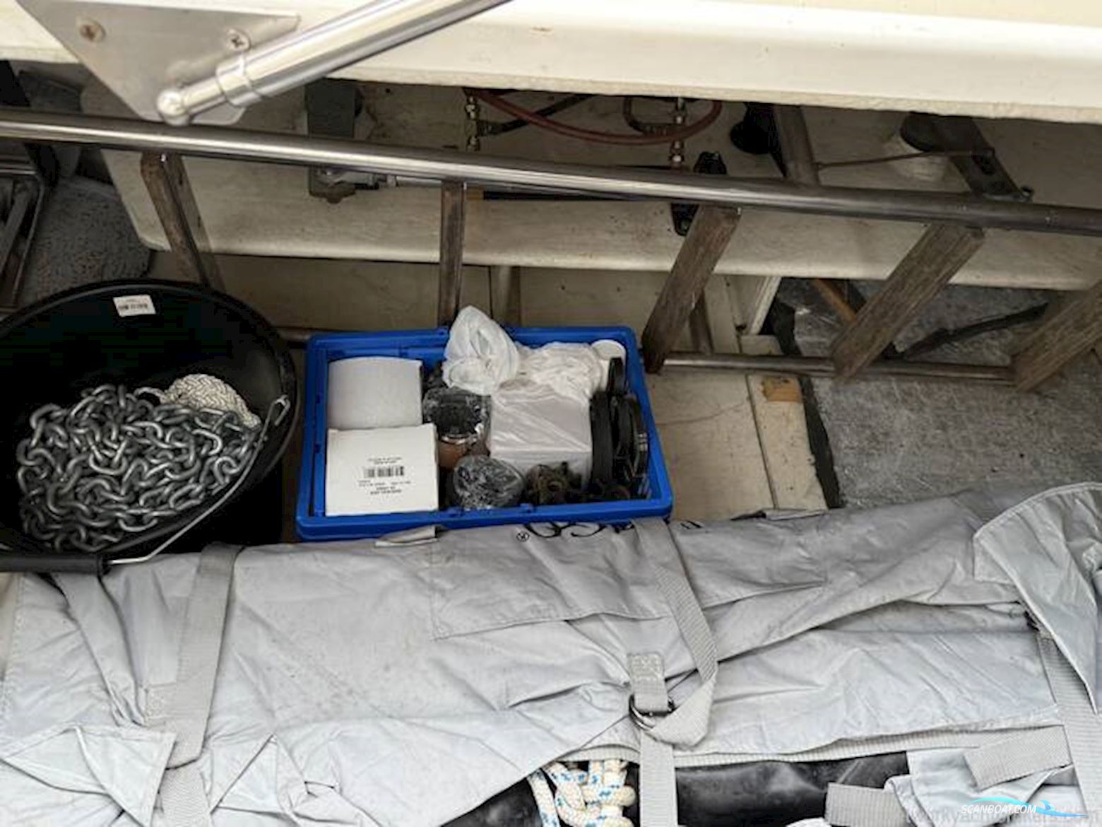 Hardy Marine 32 Commander