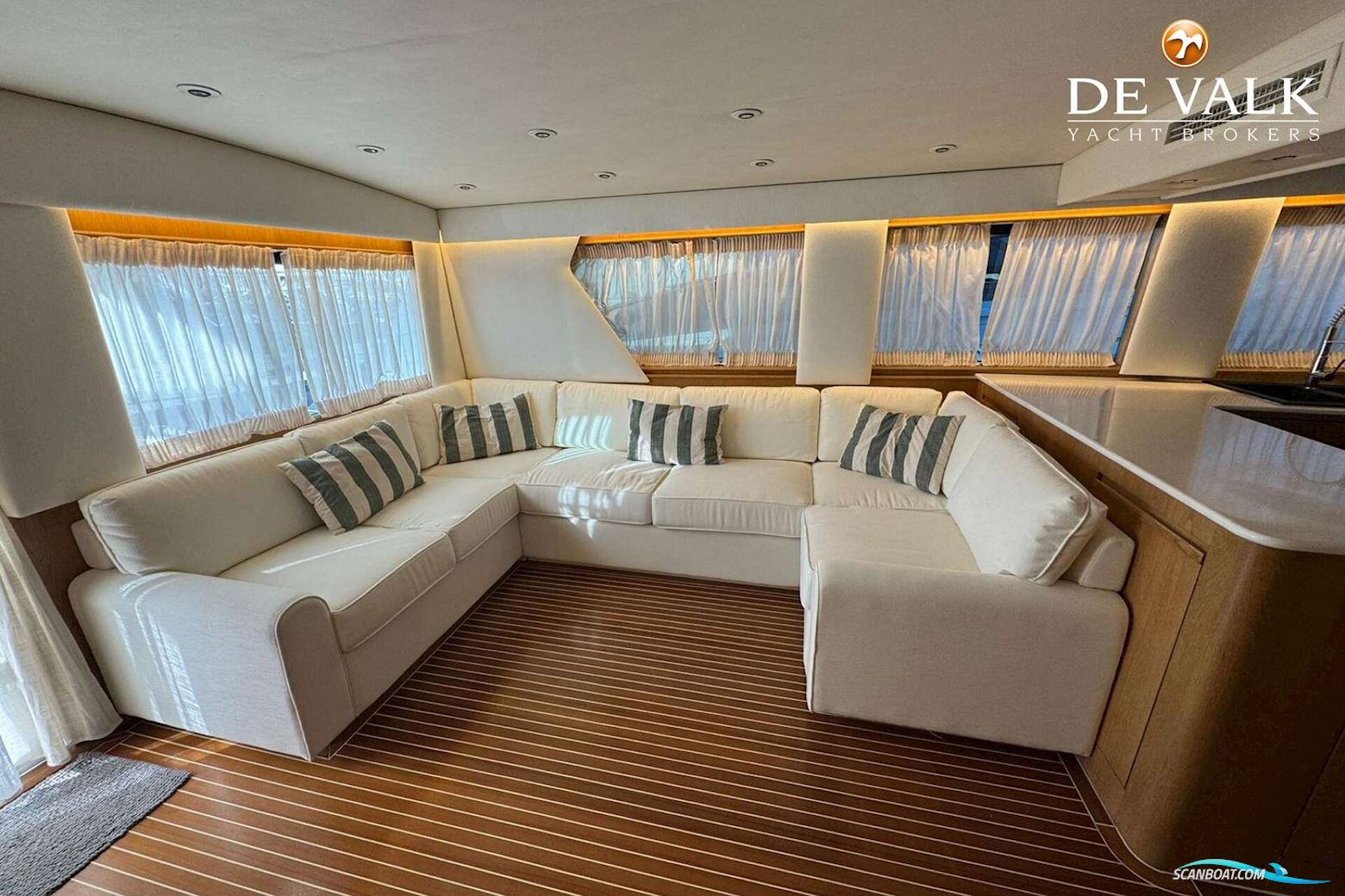 Hatteras 65 Convertible