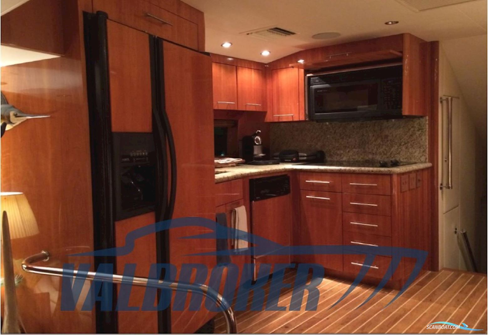 Hatteras 70' Convertible