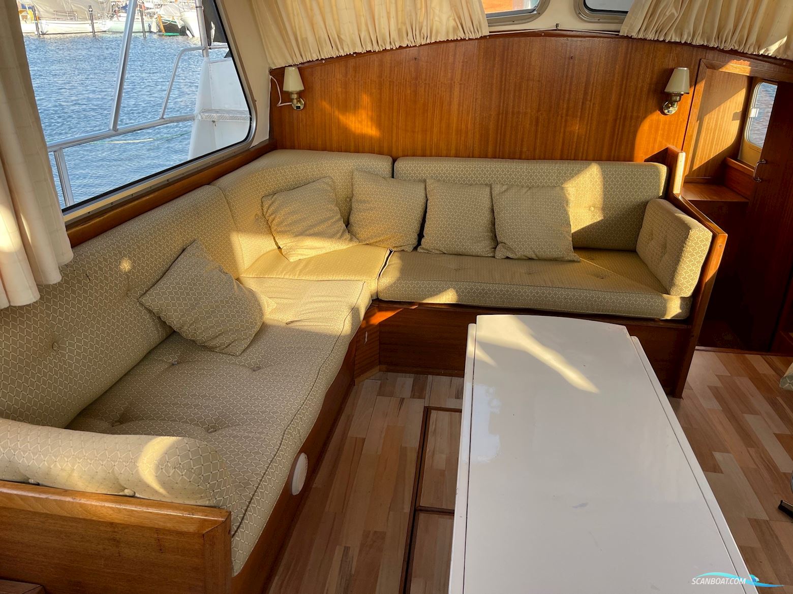 Helårs motorbåd med flybridge 44 fod Hoekstrakruiser