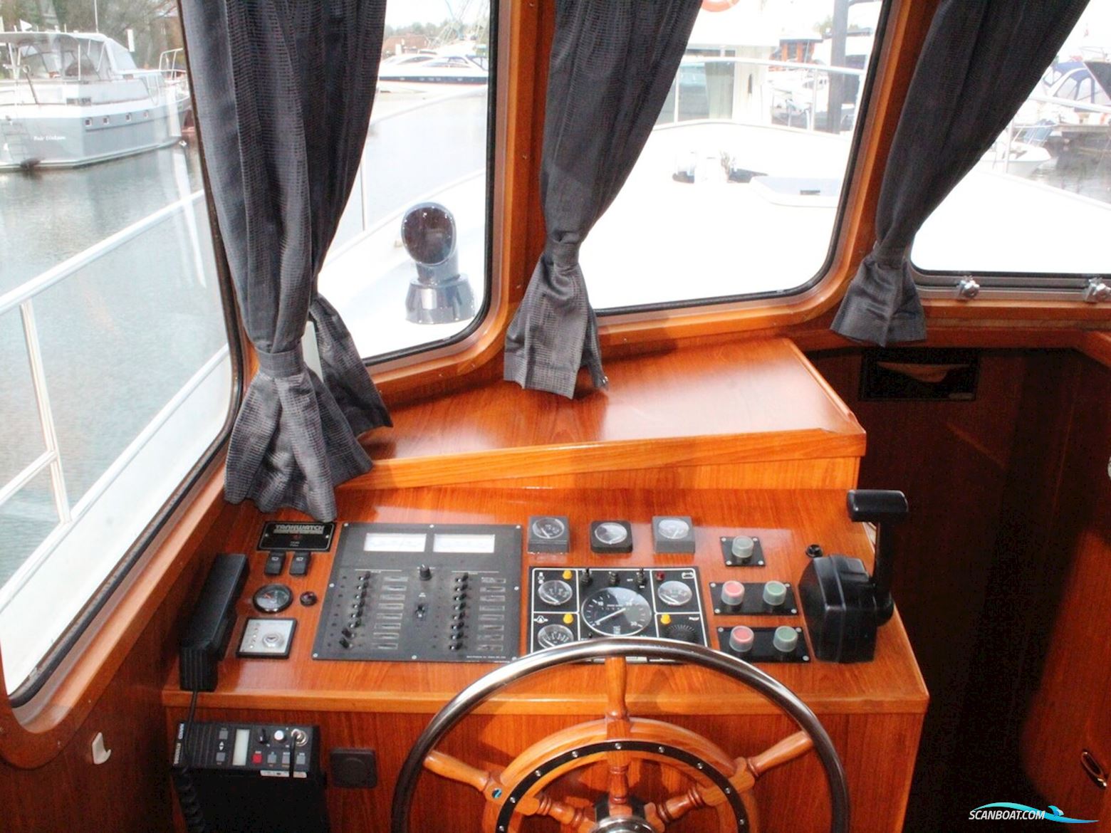 Hellingskip 1300 AK