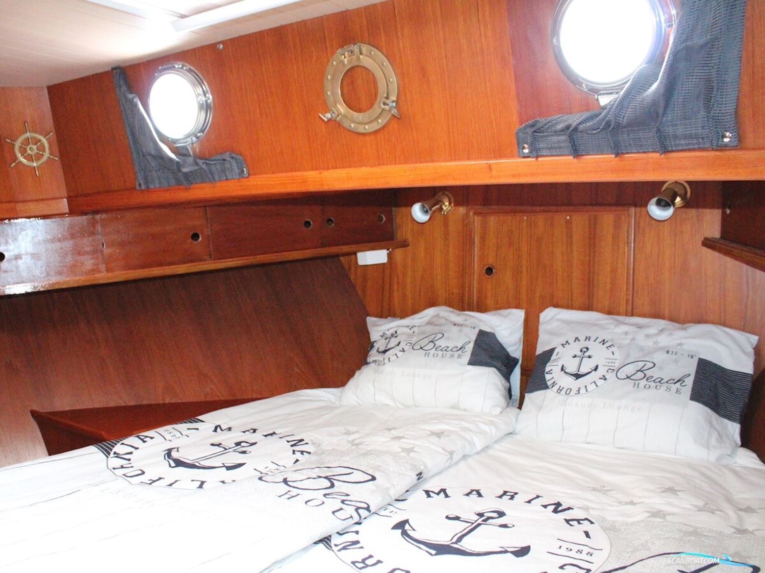 Hellingskip 1300 AK