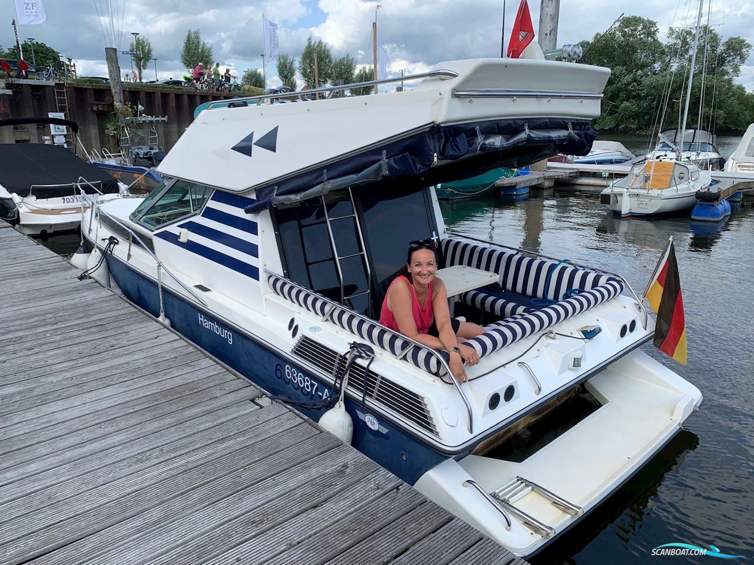 Hilter Royal 840 Flybridge