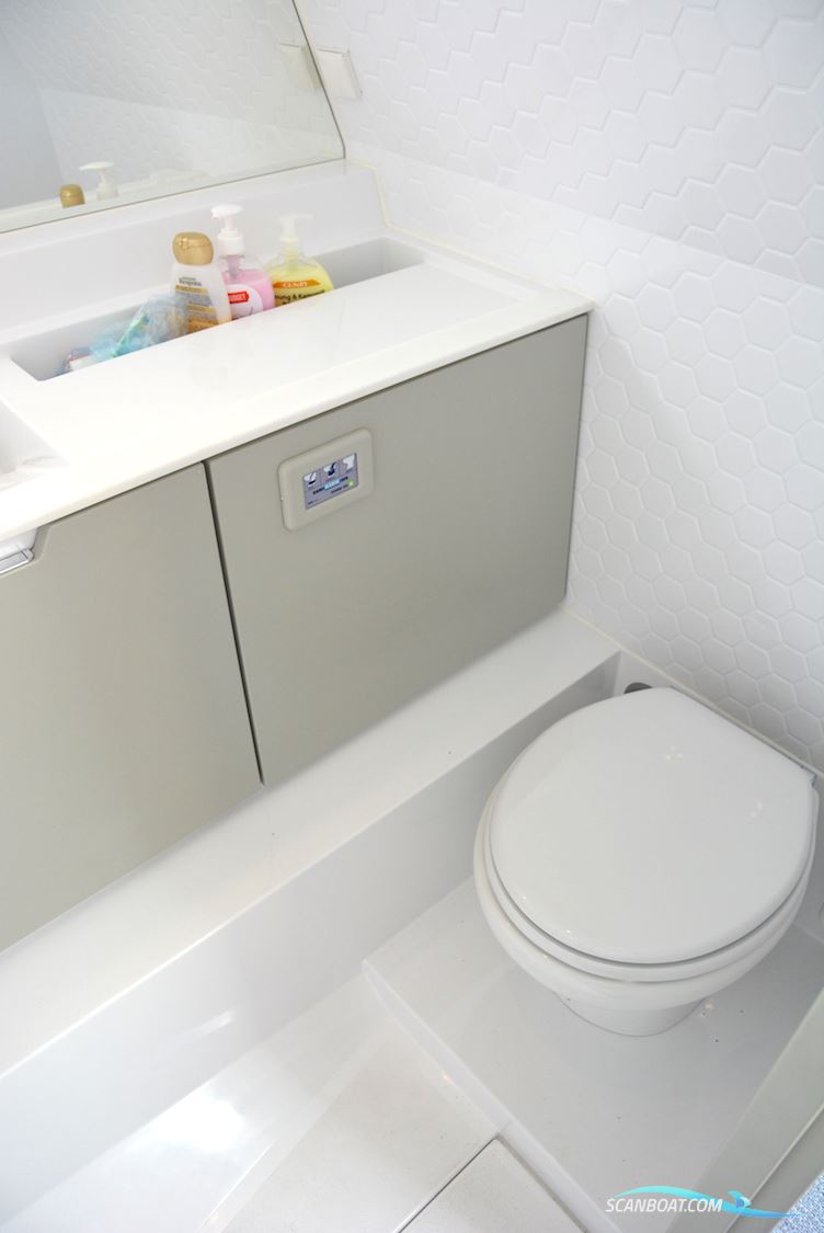 Hoc 33 Explorer, Like X-Power 33, Like Grandezza 34, Like Delta 33 Coupè, Like Sealine S330