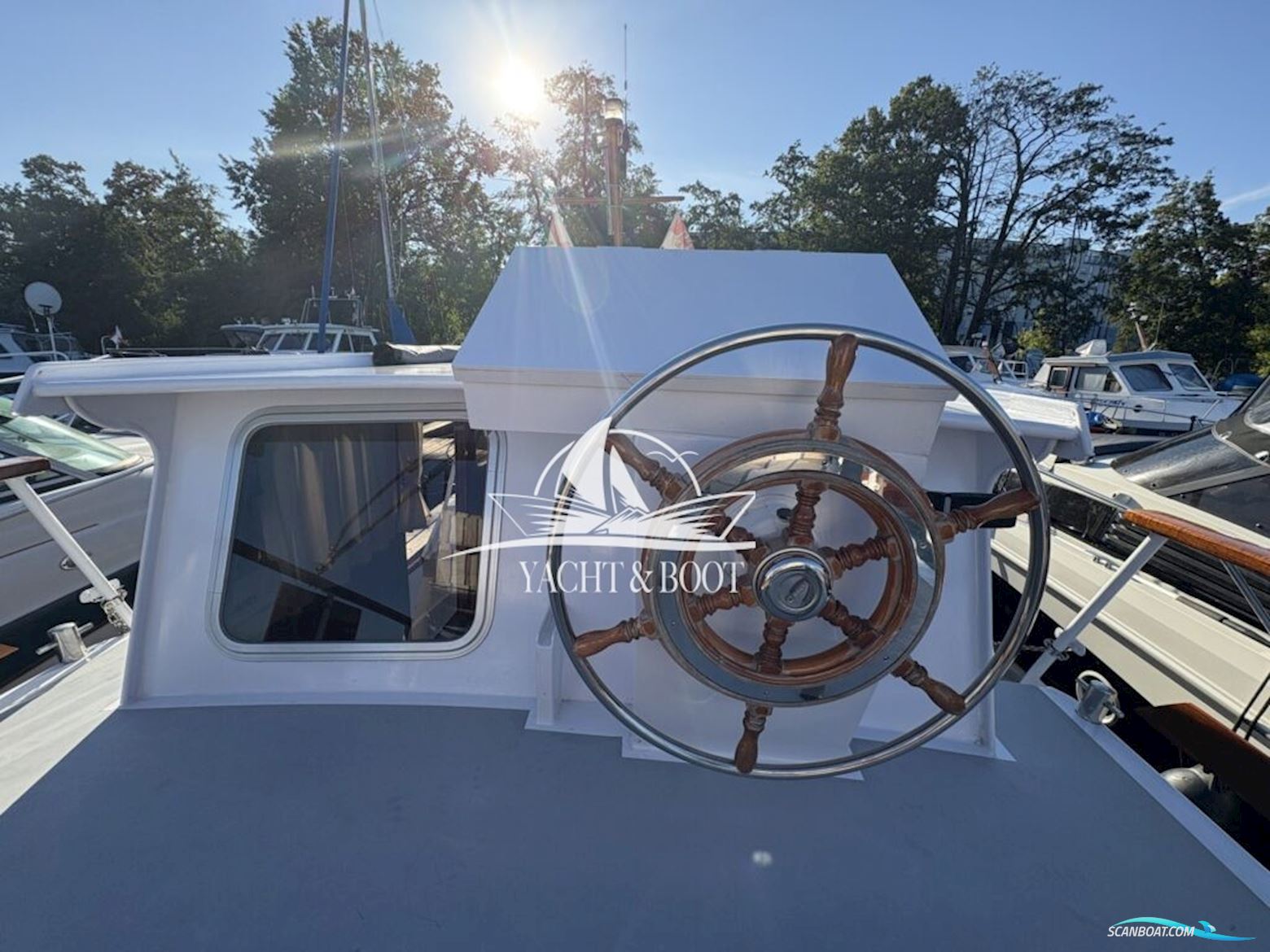 Holländischer Werftbau Crowntrawler 830