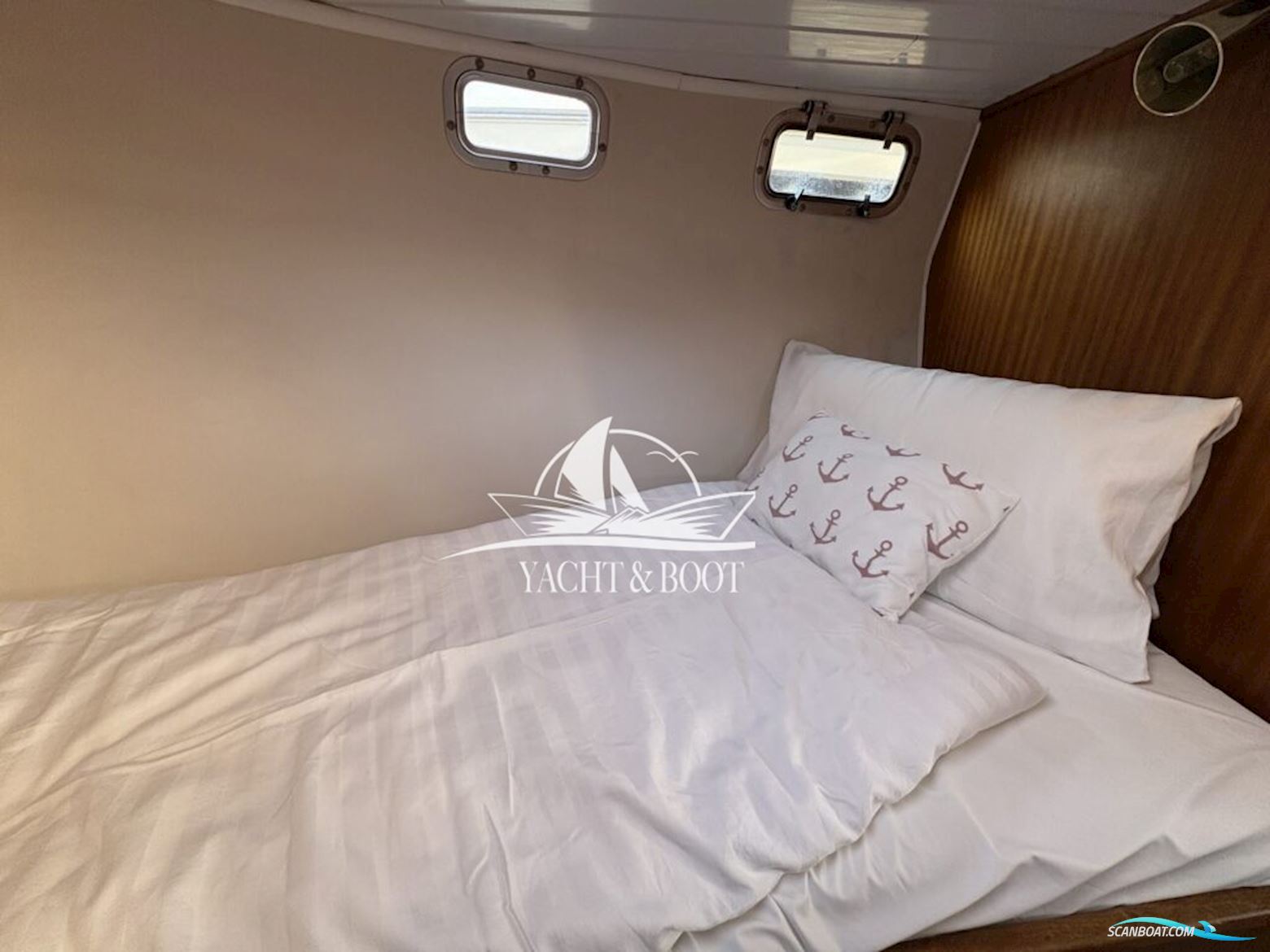 Holländischer Werftbau Crowntrawler 830