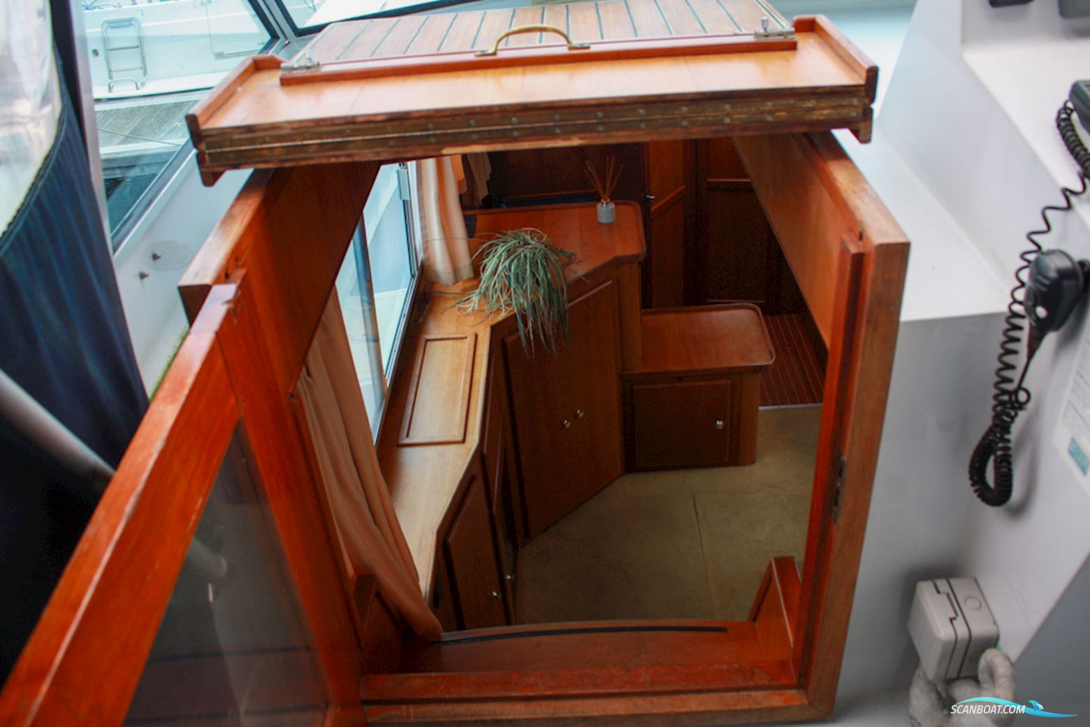 Hollandia 1250 Steel Cruiser