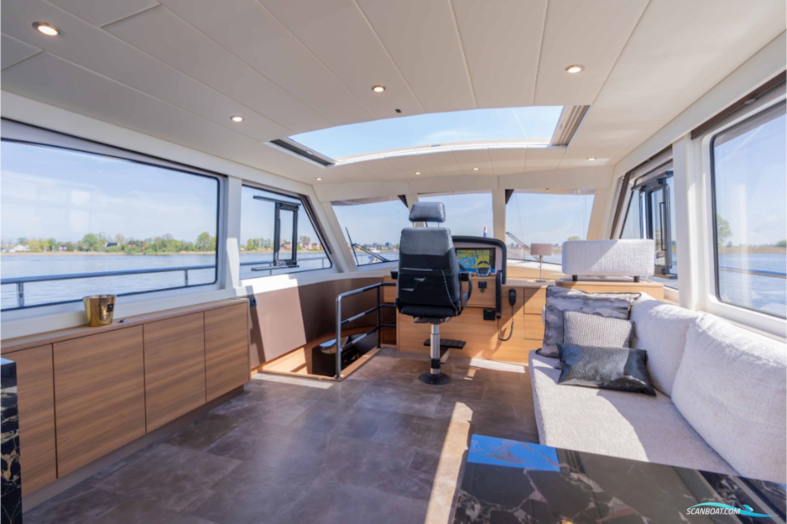 HOLTERMAN Commander 54