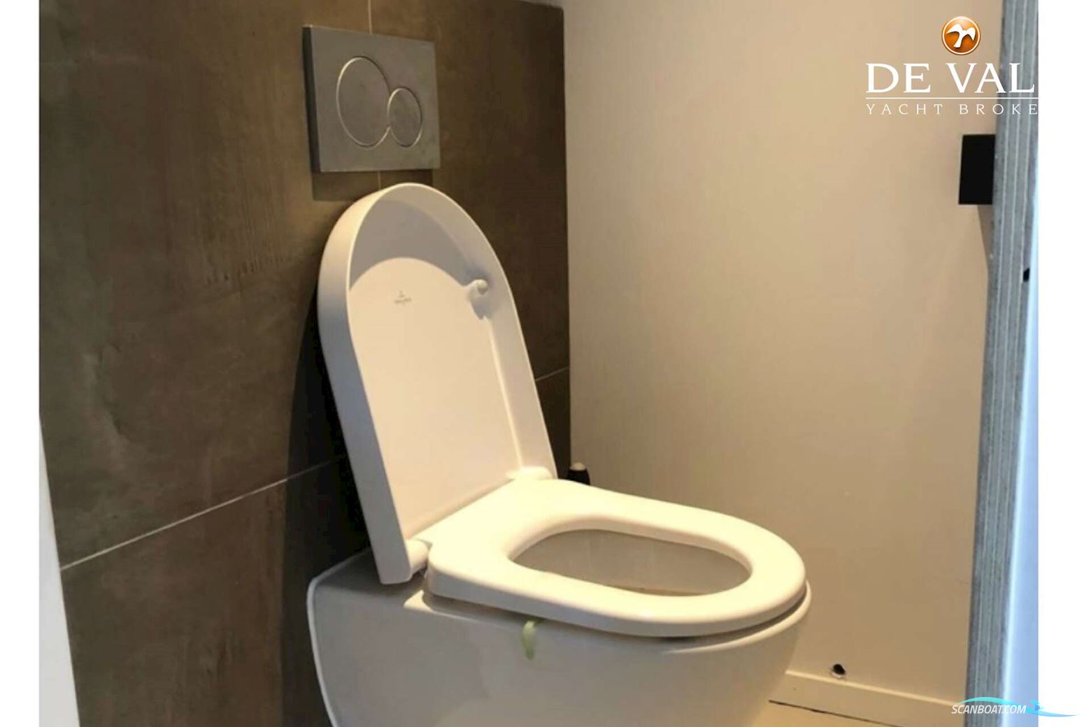 Houseboat Waterloft Luxemotor