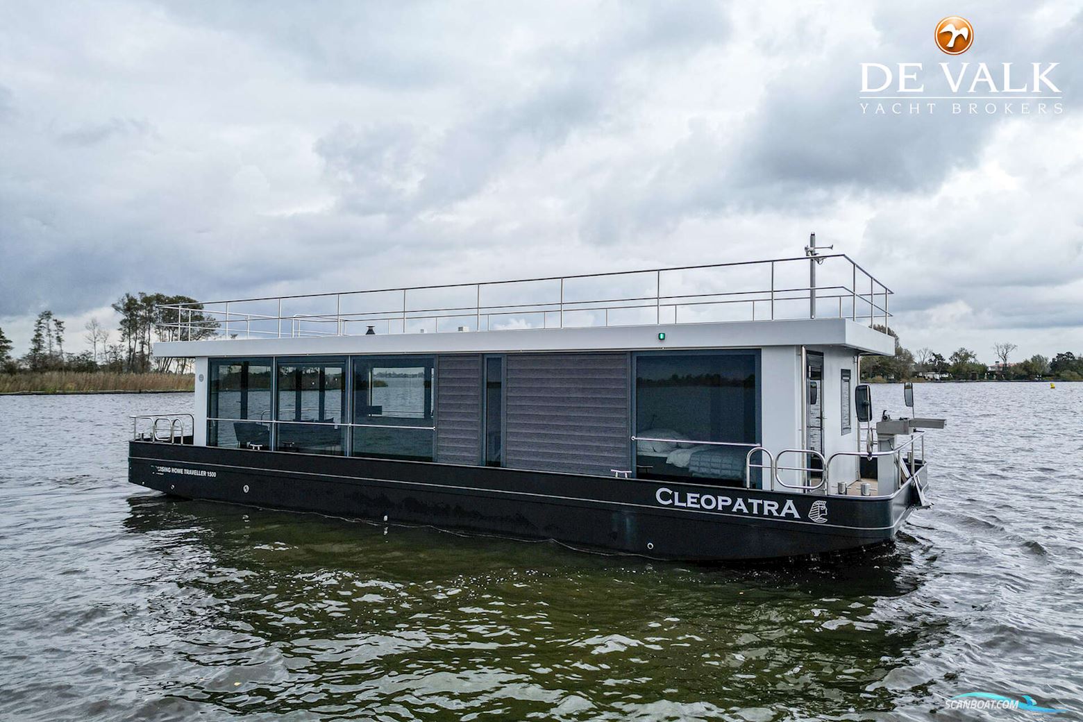 Houseboat Waterloft Luxemotor