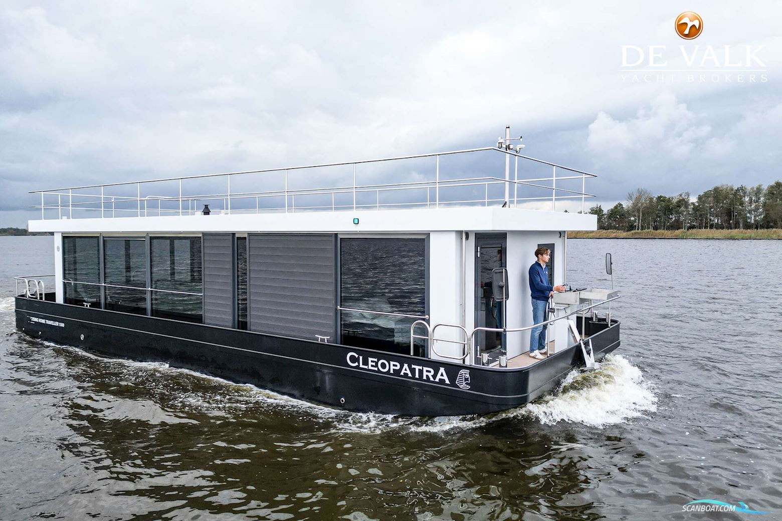 Houseboat Waterloft Luxemotor