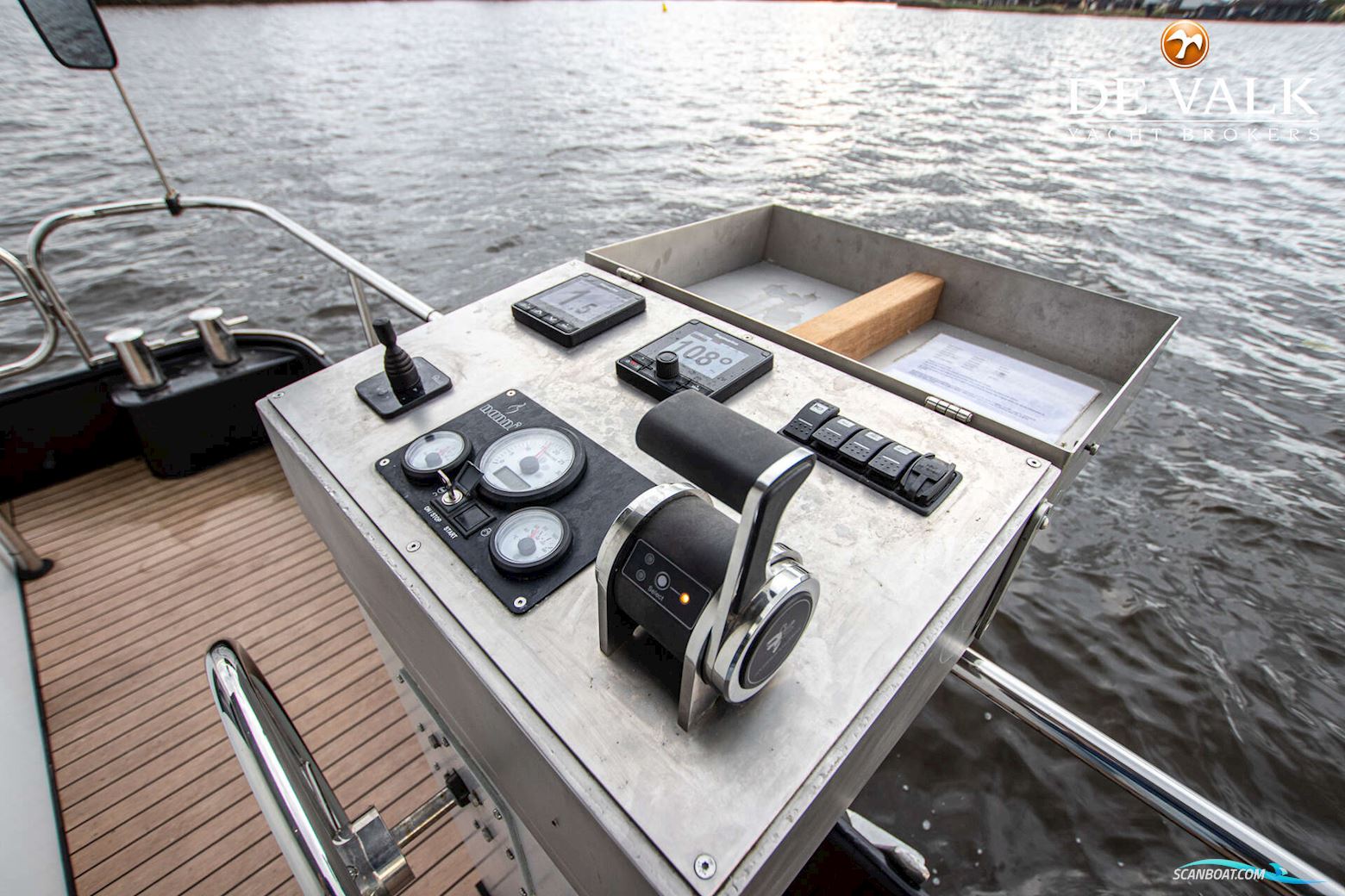 Houseboat Waterloft Luxemotor