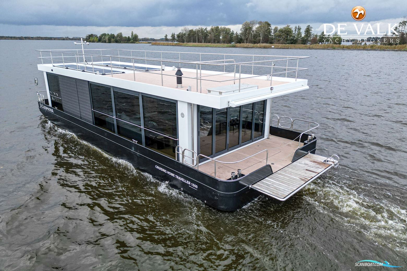 Houseboat Waterloft Luxemotor