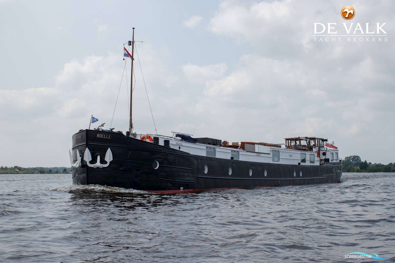 Houseboat Waterloft Luxemotor Spitz 38M