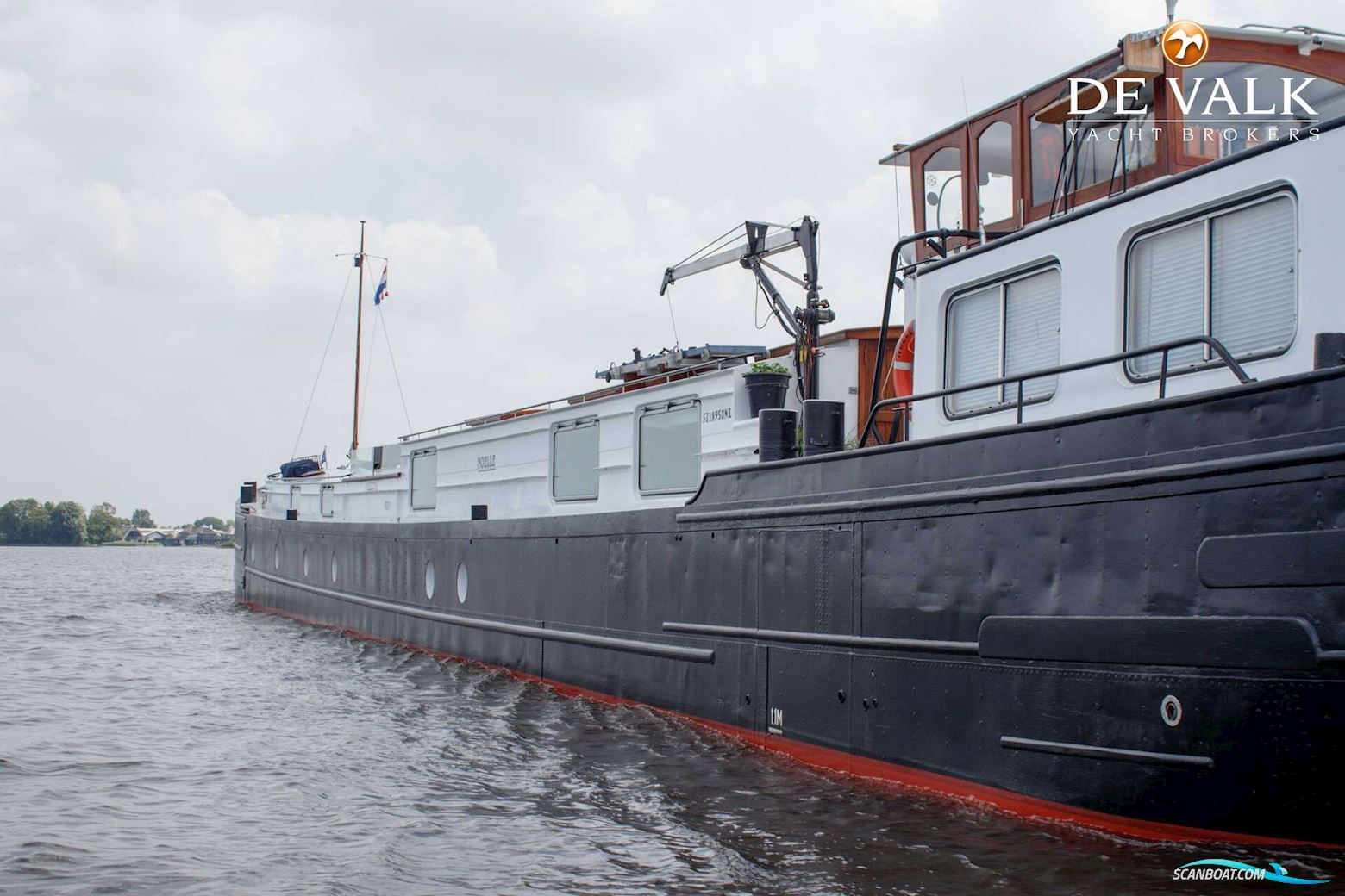 Houseboat Waterloft Luxemotor Spitz 38M