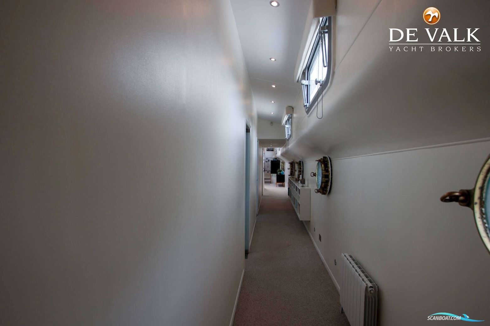 Houseboat Waterloft Luxemotor Spitz 38M