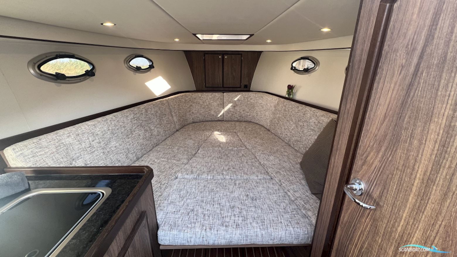 Ijzendoorn Yachts Tender Cabin 800