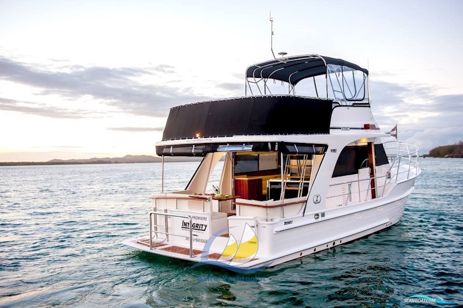 Integrity Motor Yachts Integrity 380 Fly