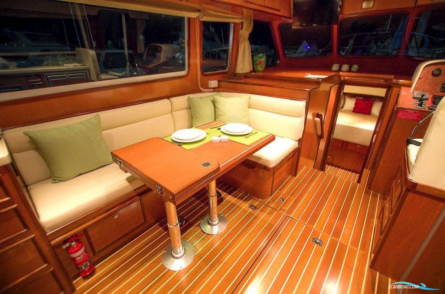 Integrity Motor Yachts Integrity 380 Sedan