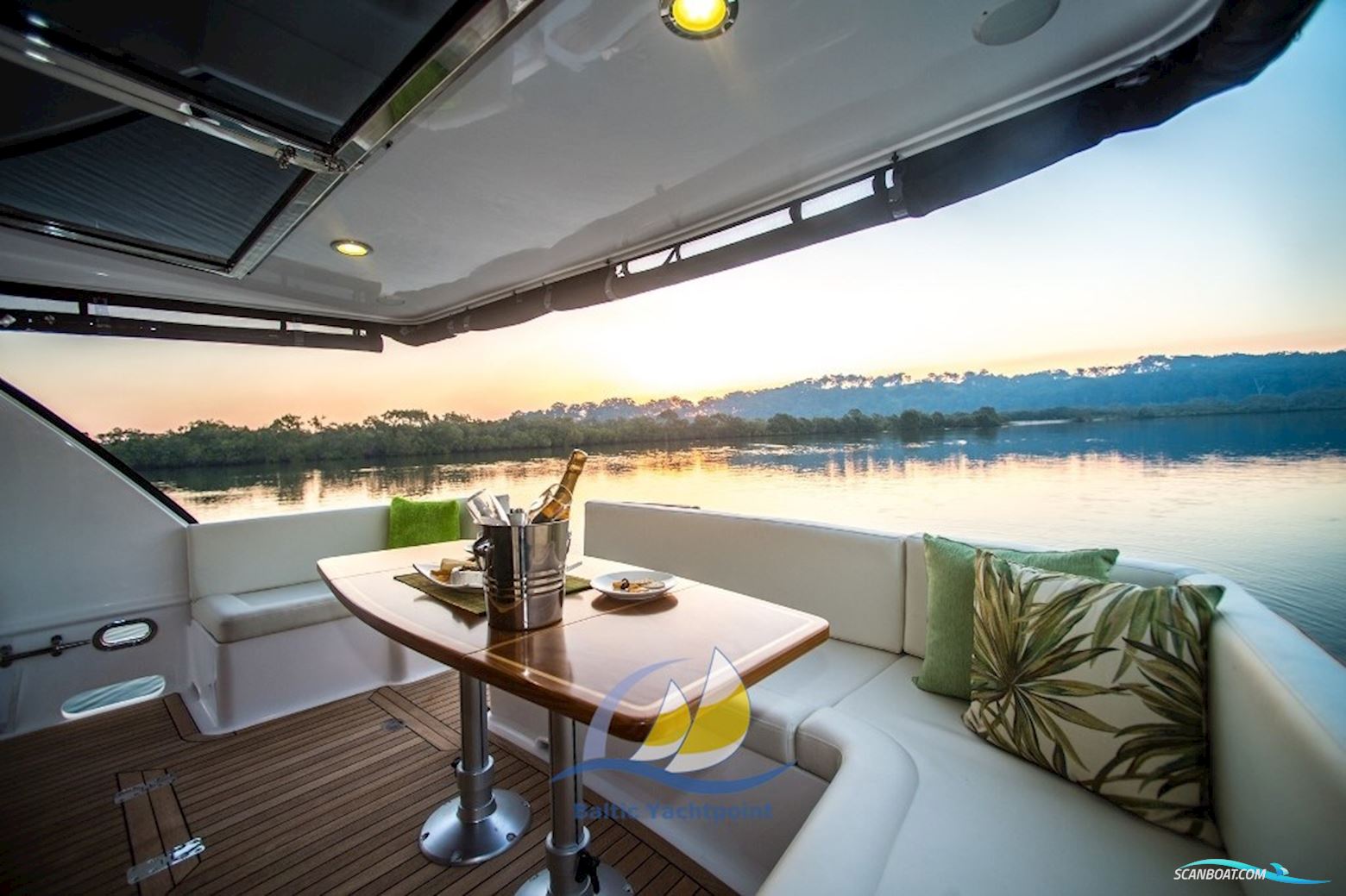 Integrity Motor Yachts Integrity 440 Sedan