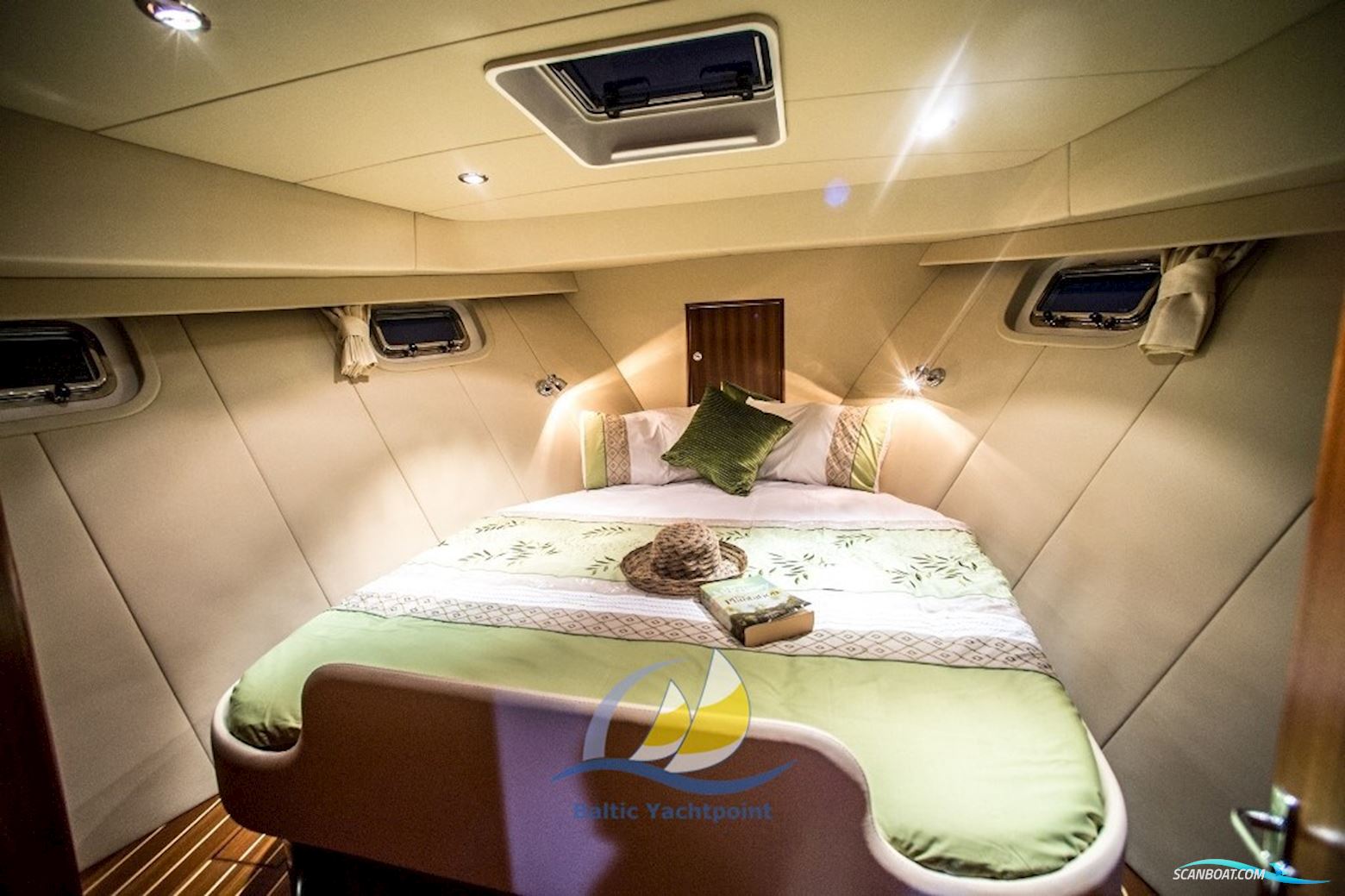 Integrity Motor Yachts Integrity 440 Sedan