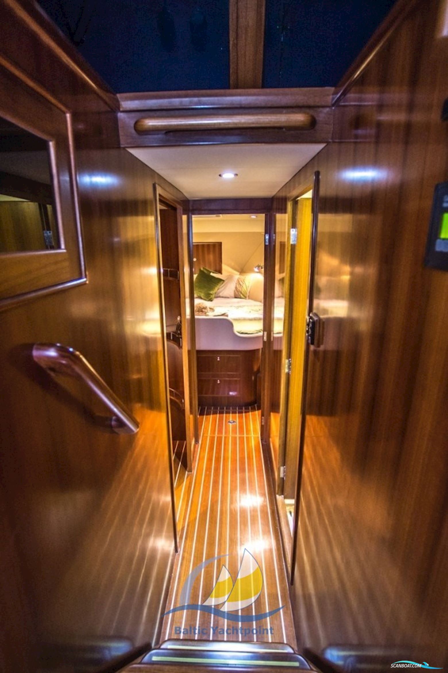 Integrity Motor Yachts Integrity 440 Sedan