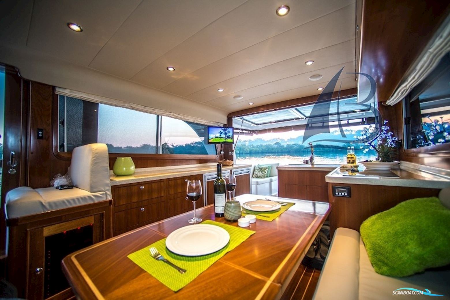 Integrity Motor Yachts Integrity 440 Sedan