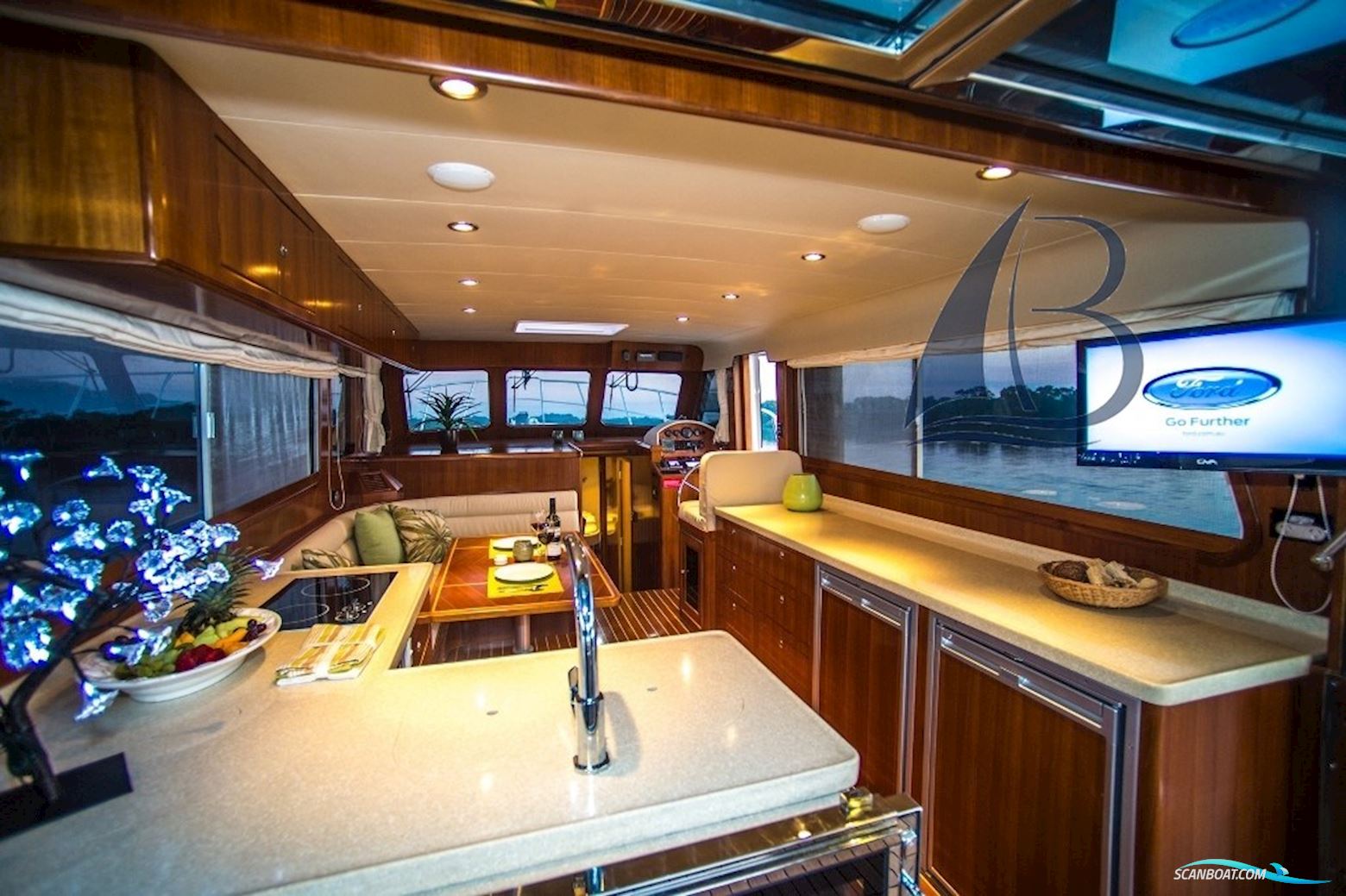 Integrity Motor Yachts Integrity 440 Sedan