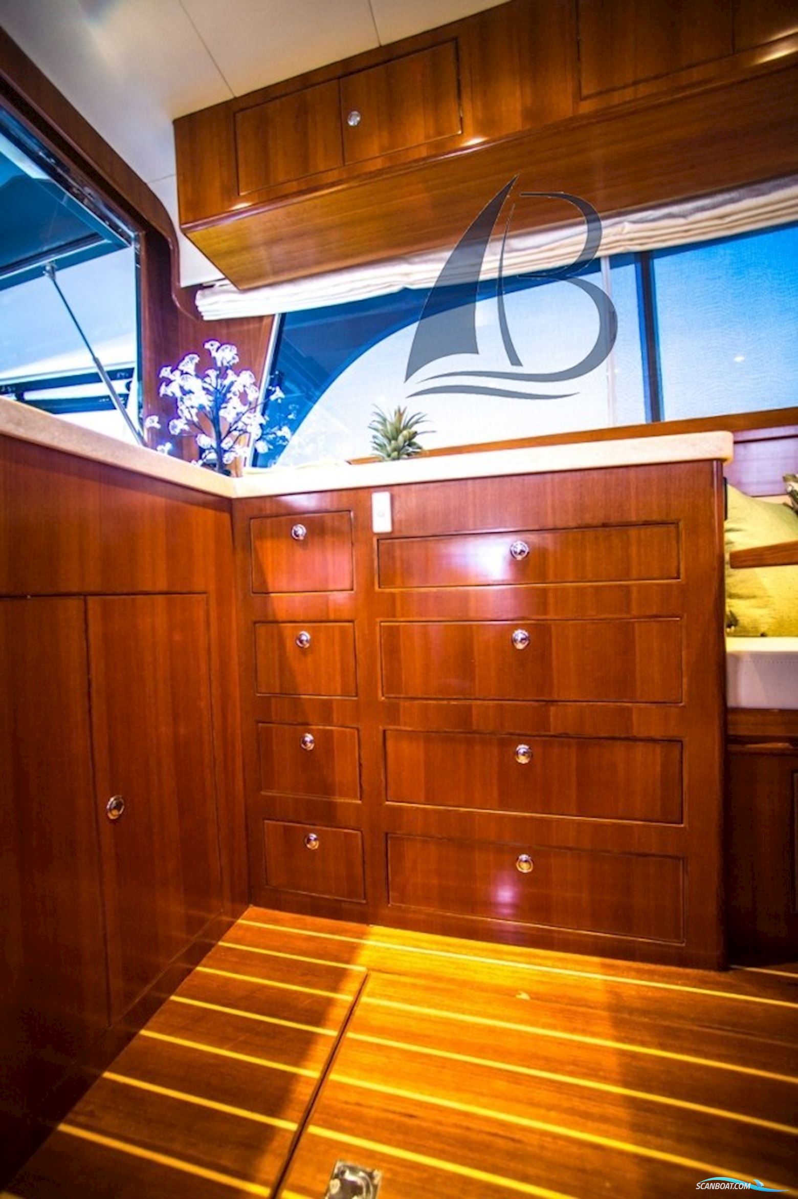 Integrity Motor Yachts Integrity 440 Sedan