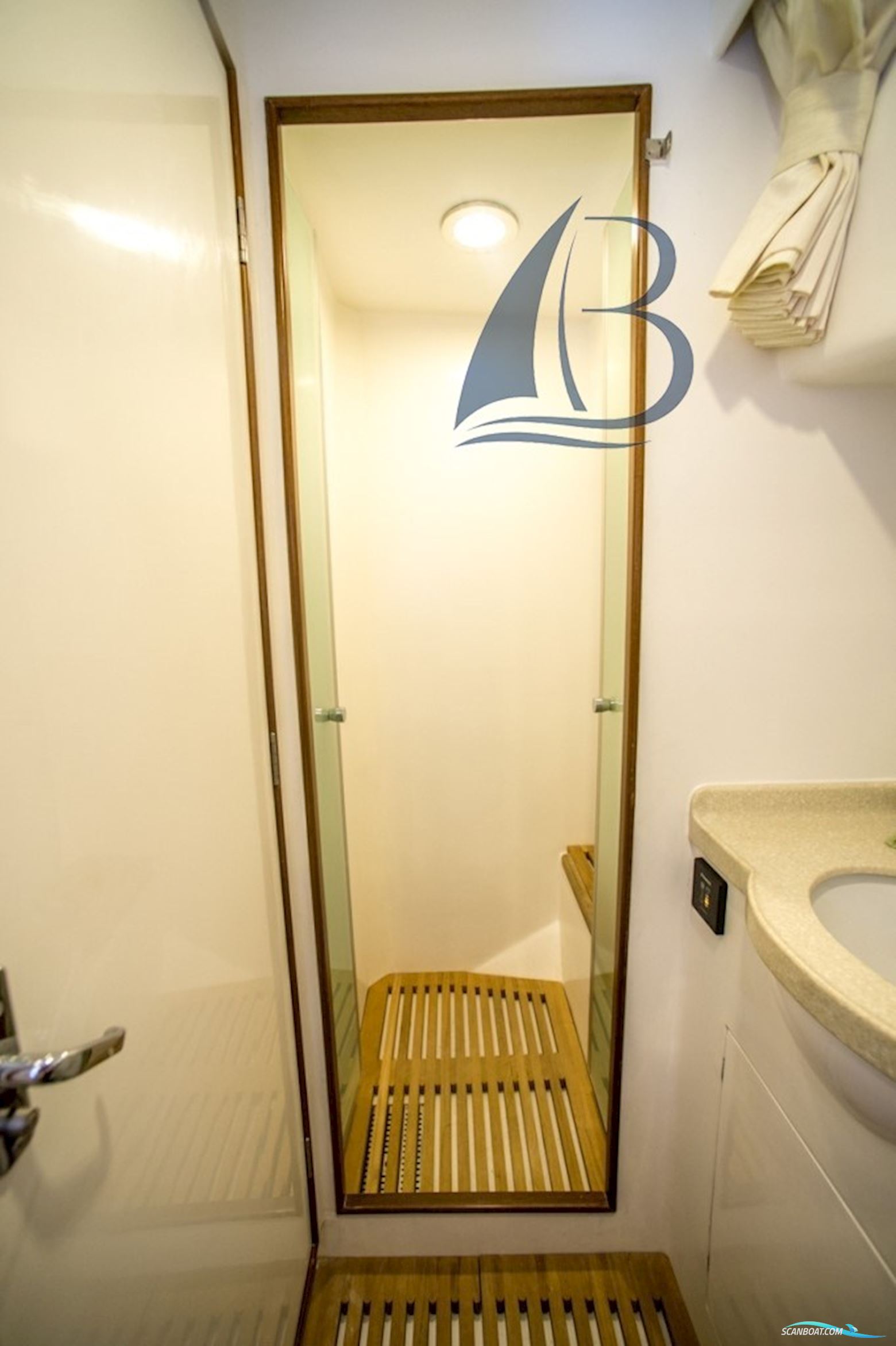 Integrity Motor Yachts Integrity 440 Sedan