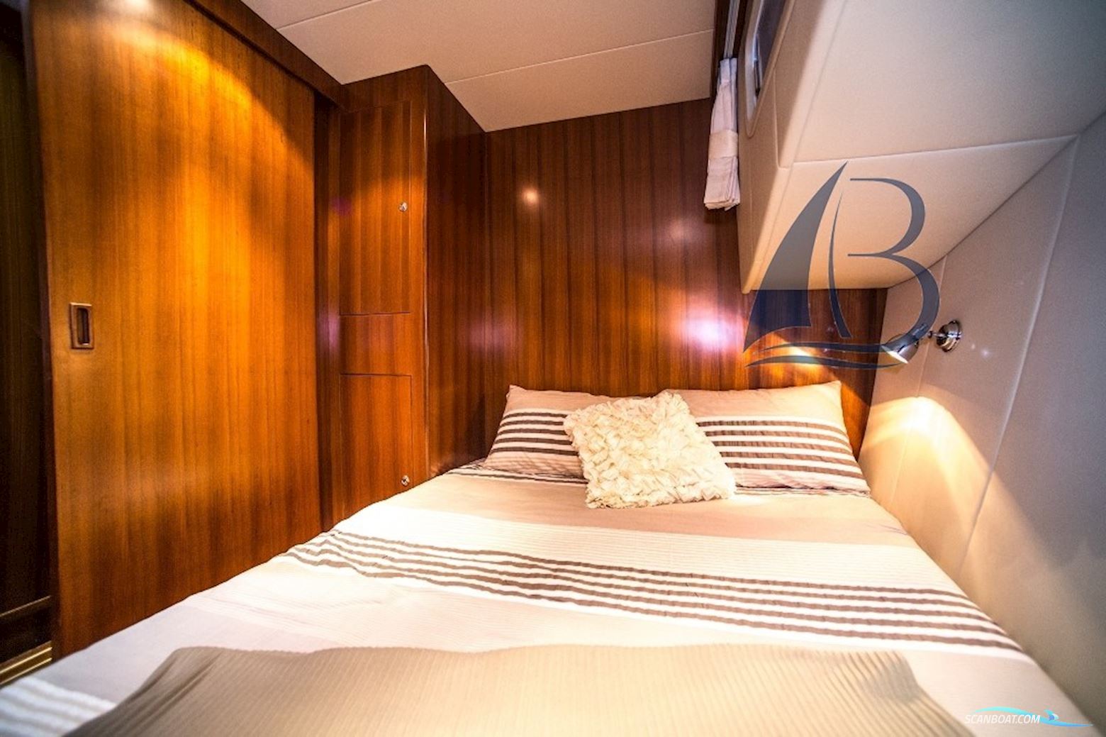 Integrity Motor Yachts Integrity 440 Sedan