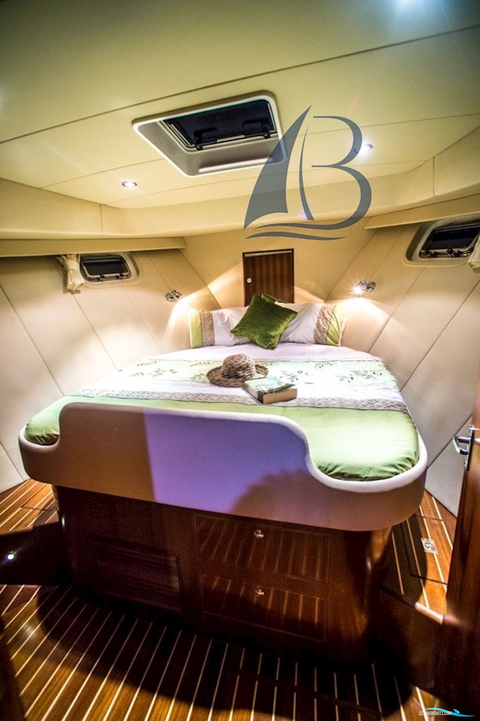 Integrity Motor Yachts Integrity 440 Sedan